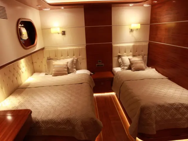 Yacht Carpe Diem V cabin