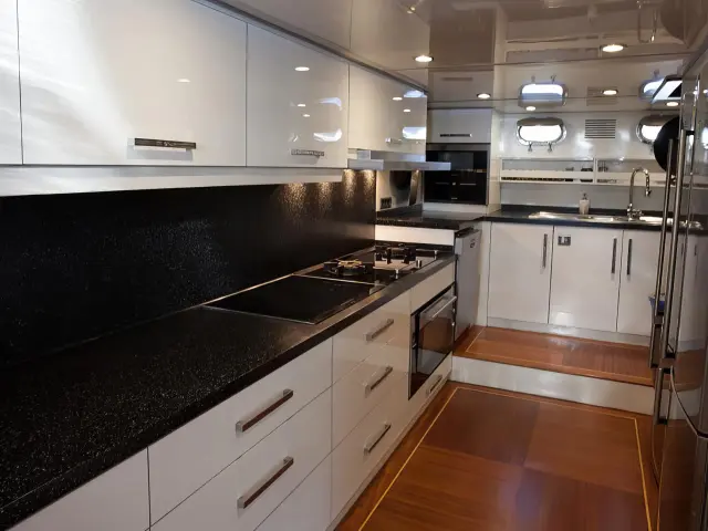 Yacht Carpe Diem V kitchen