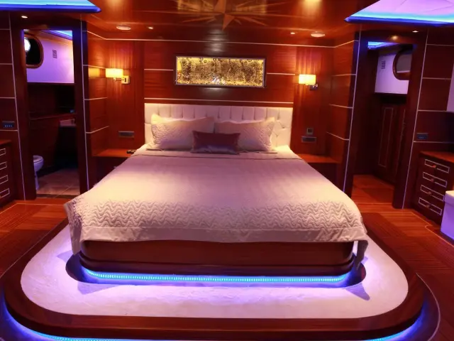 Yacht Carpe Diem V cabin