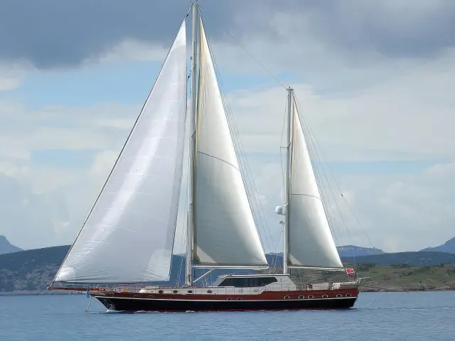 Yacht Dragon Fly dining table