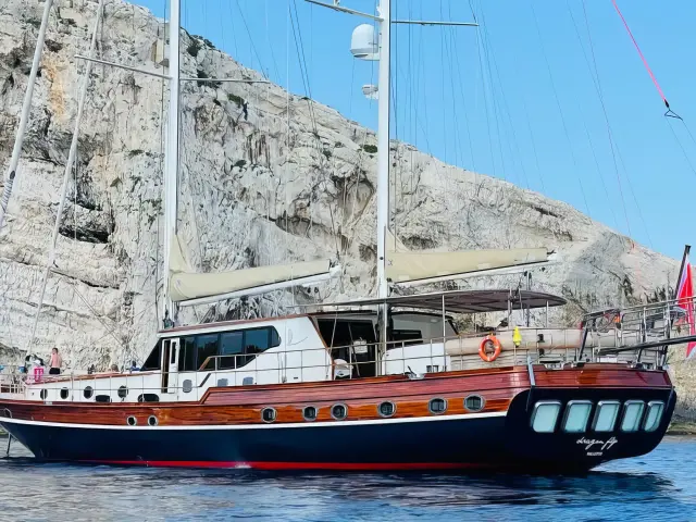 east-med-yachting-dragon-fly_0027