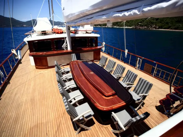 Yacht Nurten A deck