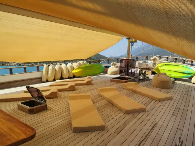 Yacht Tersane 8 deck