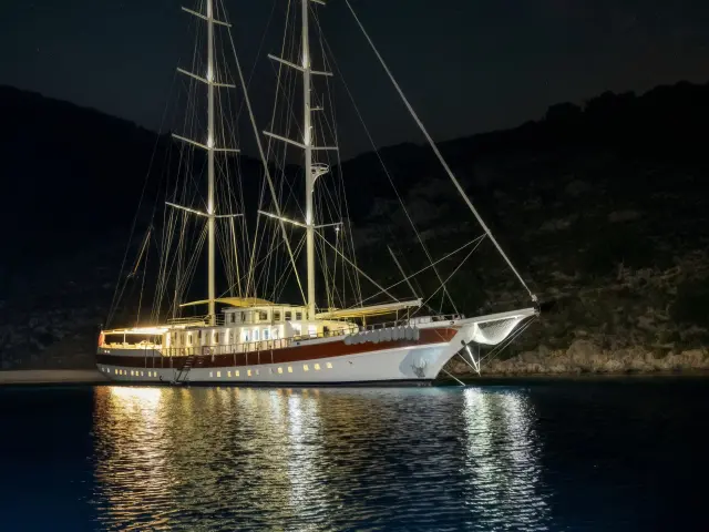 Yacht Tersane 8 side view