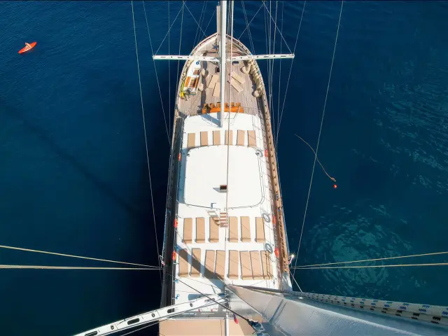 Yacht Tersane 8 deck