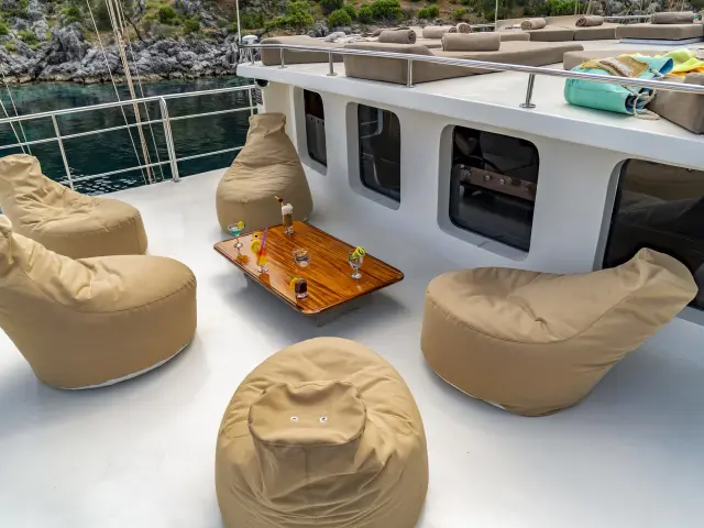 Yacht Tersane 8 deck