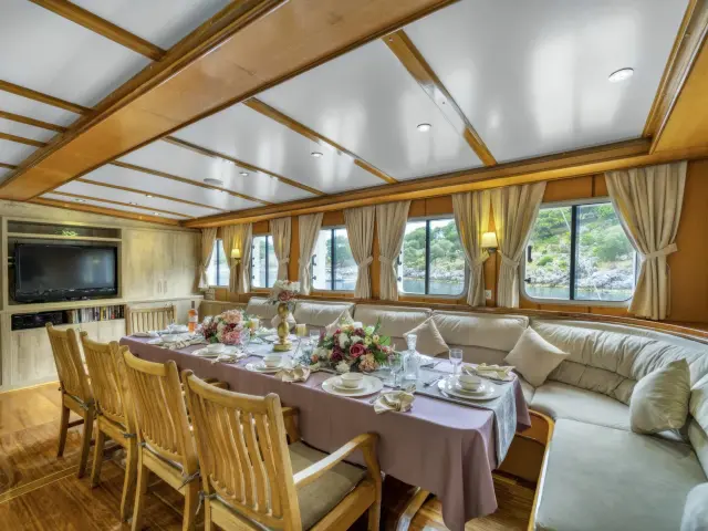 Yacht Tersane 8 saloon