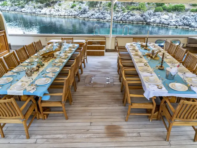 Yacht Tersane 8 dining tower