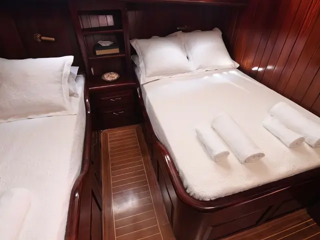 Yacht Erato cabin