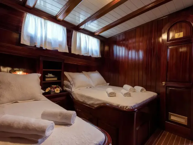 Yacht Erato cabin