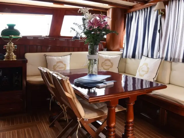 Yacht Erato saloon