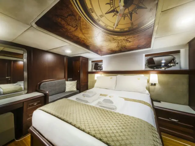 Yacht Virtuoso cabin