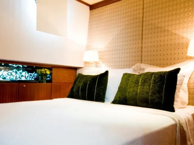 Yacht Papa Joe cabin