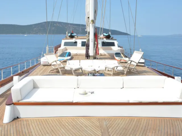 Yacht Papa Joe deck
