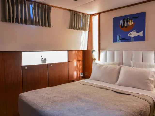 Yacht Papa Joe cabin