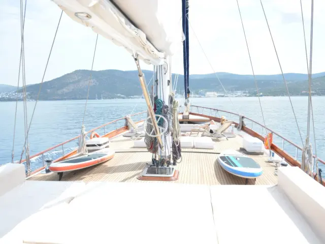 Yacht Papa Joe deck
