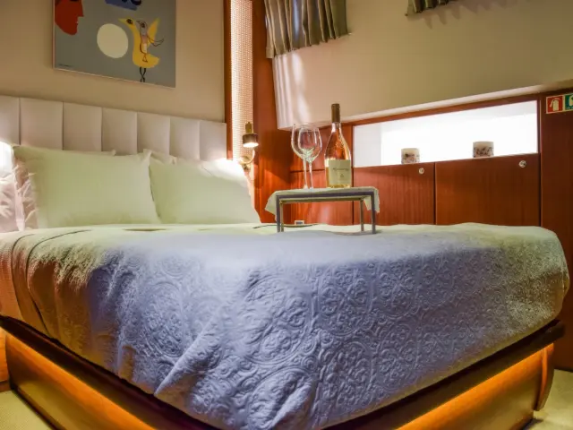 Yacht Papa Joe cabin