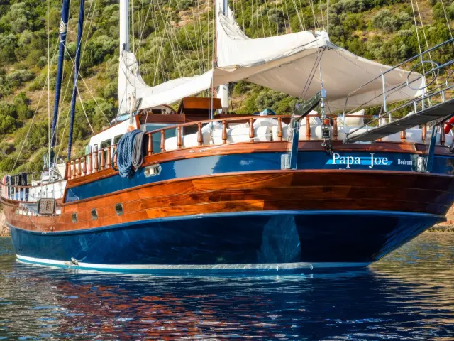 Yacht Papa Joe back view