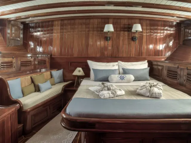 Yacht Entre Cielos cabin