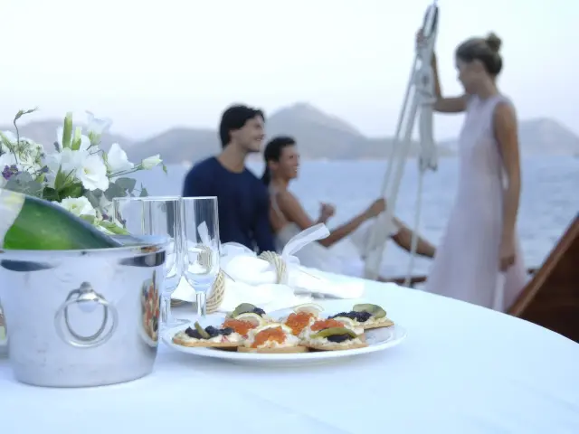 Yacht Ecce Navigo photo