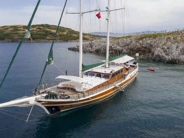 Yacht Ecce Navigo aerial view