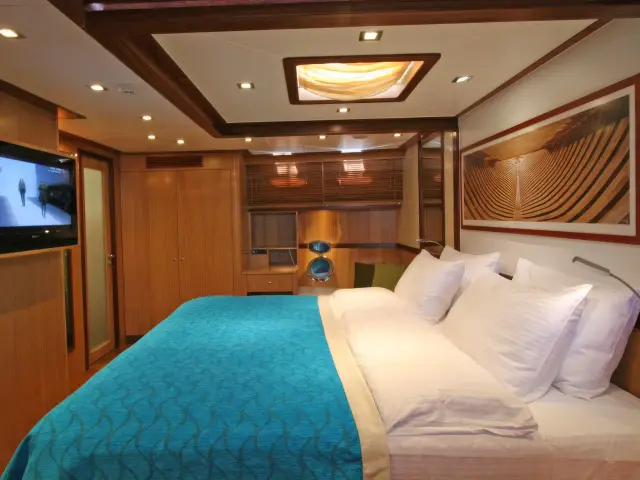 Yacht Getaway cabin