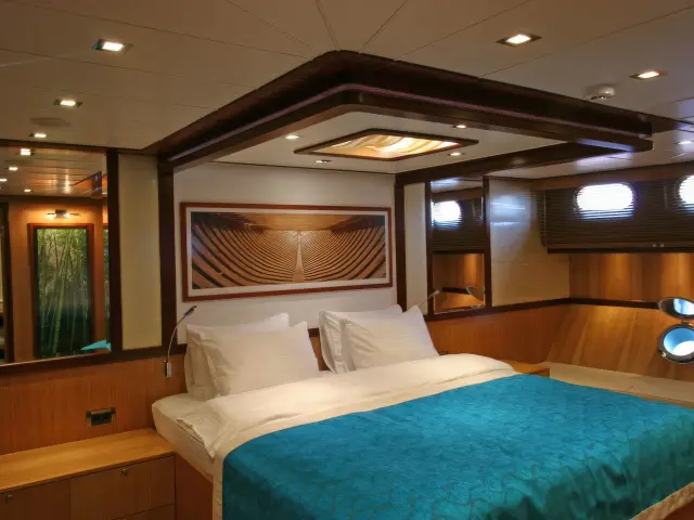 Yacht Getaway cabin