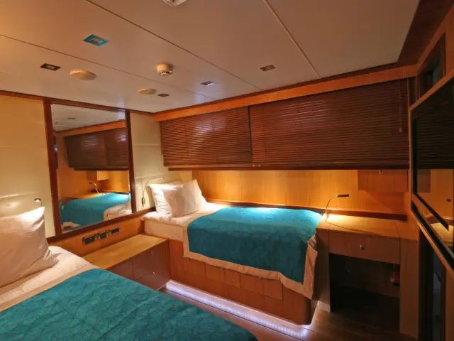 Yacht Getaway cabin