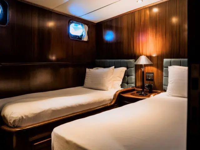 Yacht Capricorn 1 cabin