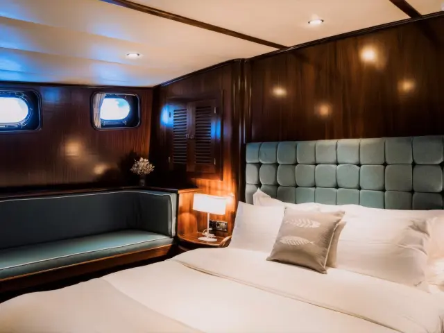 Yacht Capricorn 1 cabin