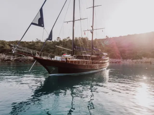 Yacht Capricorn 1 on anchor