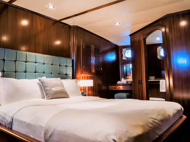 Yacht Capricorn 1 cabin