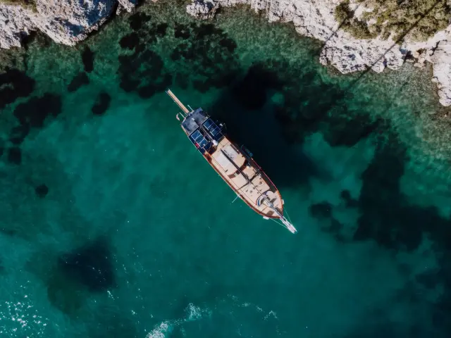 Yacht Capricorn 1 aerial view