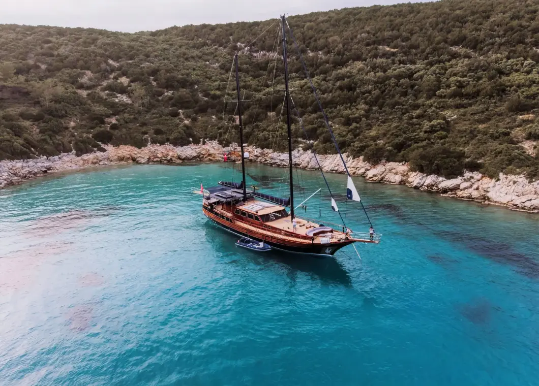 Yacht Capricorn 1 aerial view