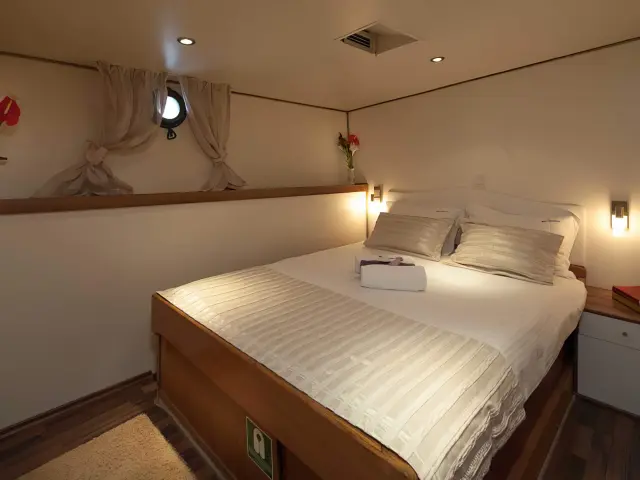 Yacht Romanca cabin