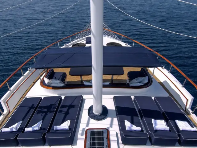 Yacht Aurum deck