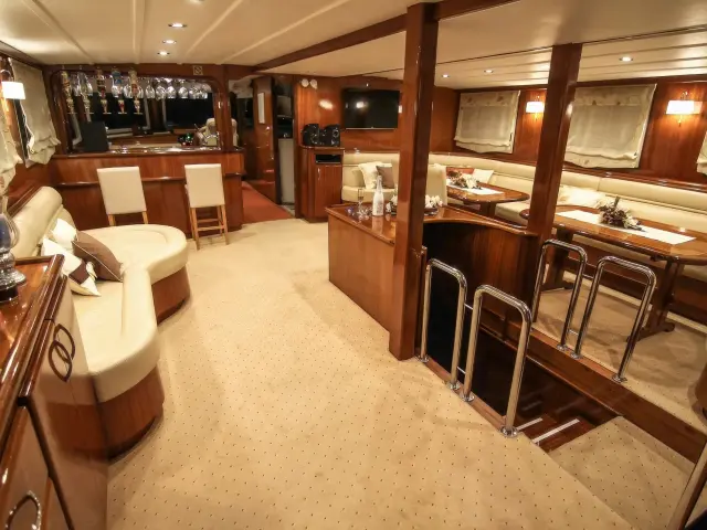 Yacht Aurum saloon
