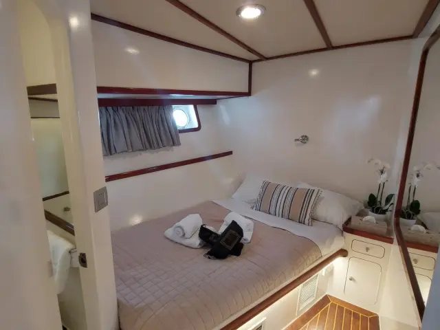 Yacht Anemos cabin