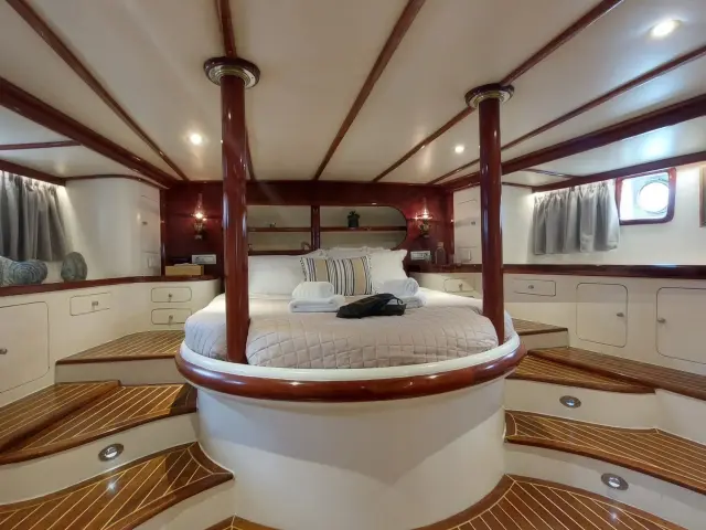 Yacht Anemos cabin