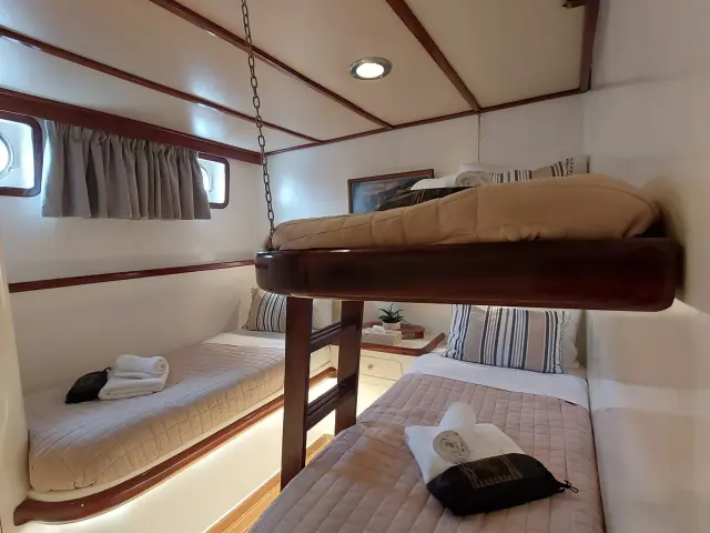 Yacht Anemos cabin