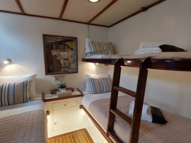 Yacht Anemos cabin