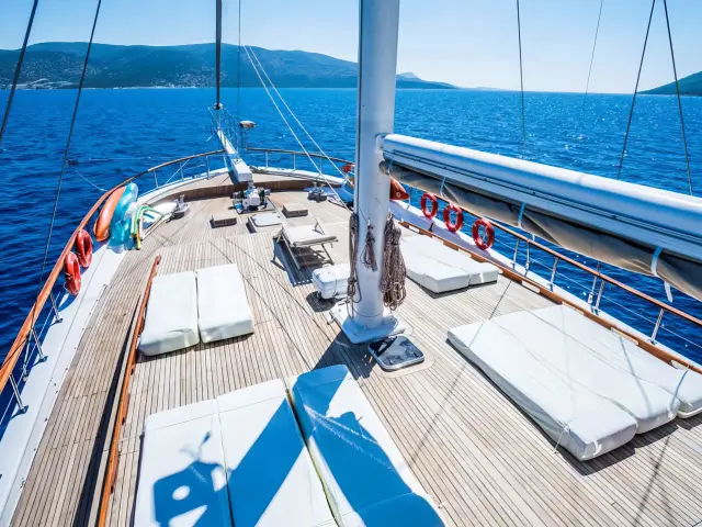 Yacht Freedom deck