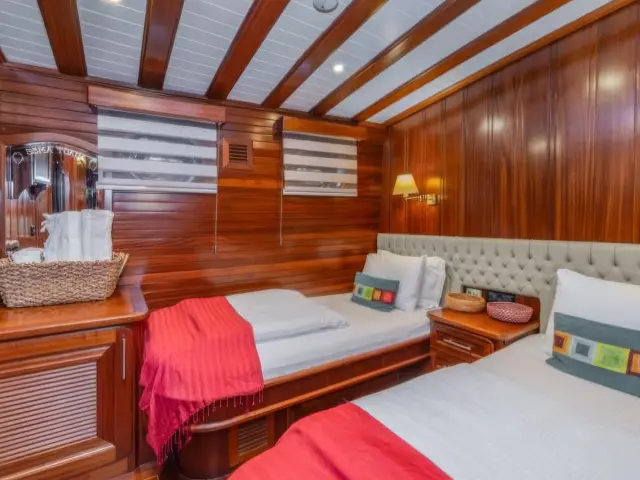 Yacht Sema Tuana cabin