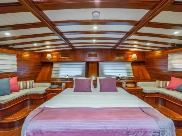 Yacht Sema Tuana cabin