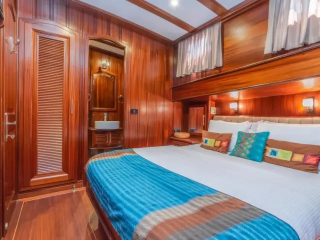 Yacht Sema Tuana cabin