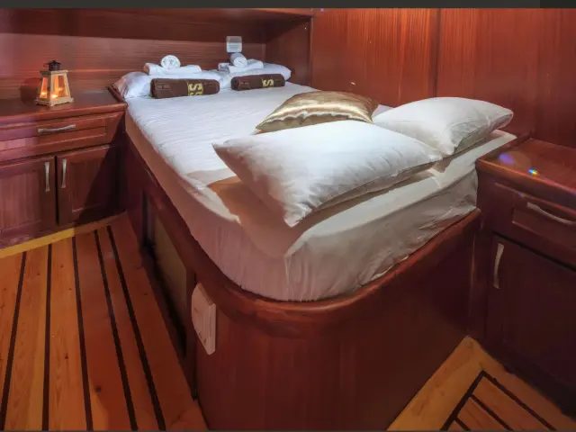 Yacht Allure cabin