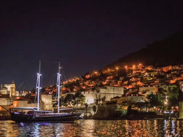 Yacht Allure side view