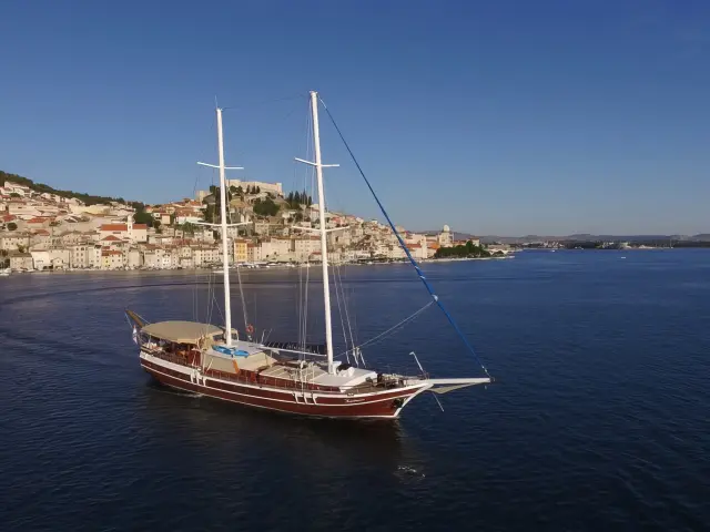 Yacht Kadena aerial view