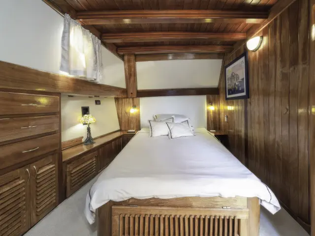 Yacht Libra cabin
