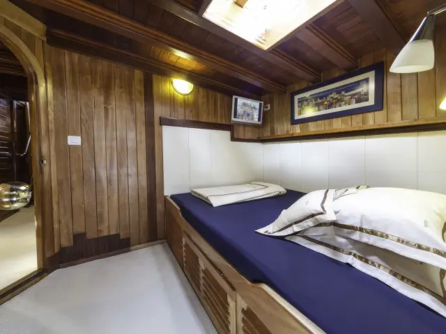 Yacht Libra cabin